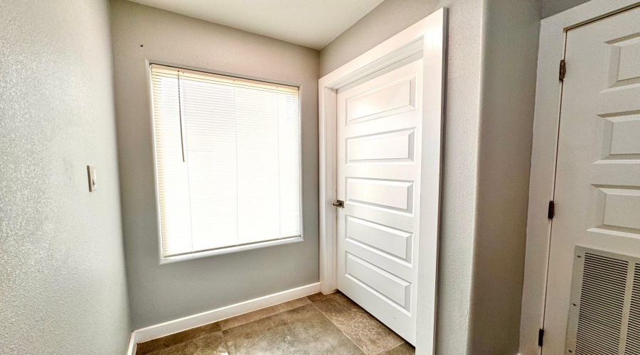 1009 La Muralla St, LAREDO, Texas 78046, 4 Bedrooms Bedrooms, 6 Rooms Rooms,2 BathroomsBathrooms,Residential,For Rent,1009 La Muralla St,20260629