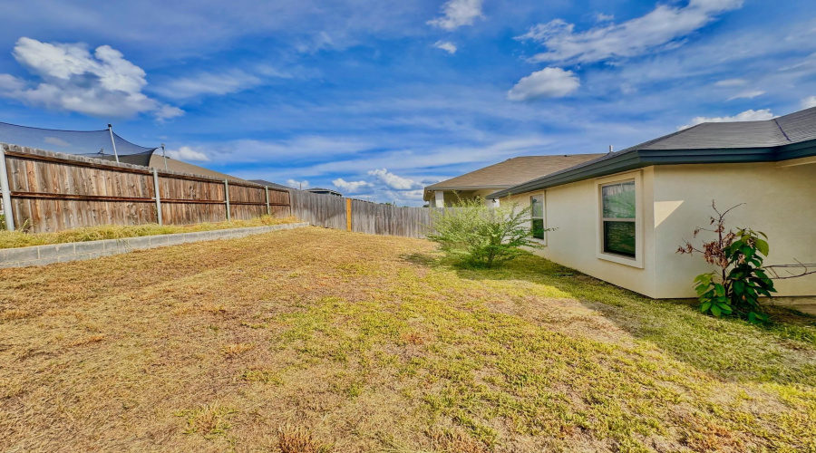 1009 La Muralla St, LAREDO, Texas 78046, 4 Bedrooms Bedrooms, 6 Rooms Rooms,2 BathroomsBathrooms,Residential,For Rent,1009 La Muralla St,20260629