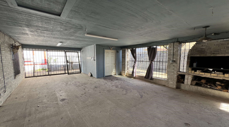 4553 Hachar Ln, Laredo, Texas 78046, 3 Bedrooms Bedrooms, 6 Rooms Rooms,1 BathroomBathrooms,Residential,For Rent,4553 Hachar Ln,20260630