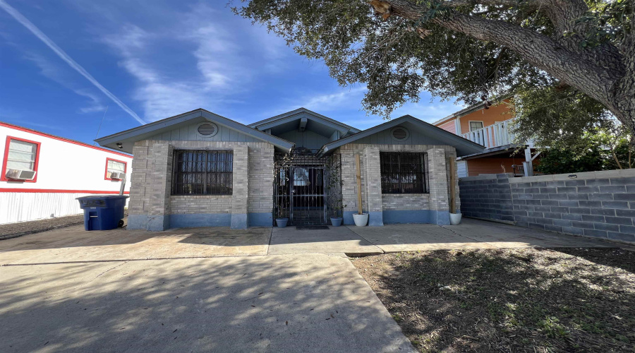 4553 Hachar Ln, Laredo, Texas 78046, 3 Bedrooms Bedrooms, 6 Rooms Rooms,1 BathroomBathrooms,Residential,For Rent,4553 Hachar Ln,20260630