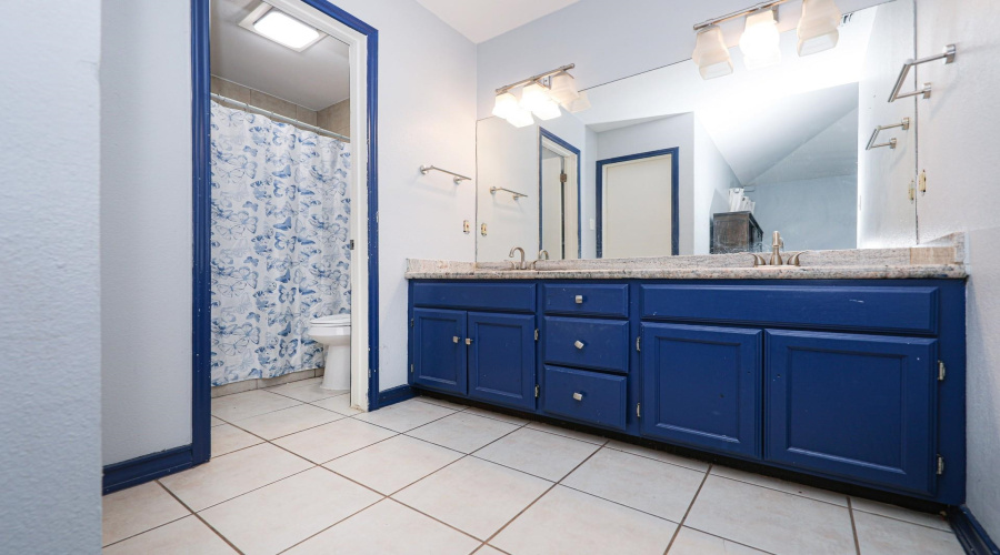 8812 Shama Cir, Laredo, Texas 78045, 4 Bedrooms Bedrooms, 7 Rooms Rooms,2 BathroomsBathrooms,Residential,For Sale,8812 Shama Cir,20260632