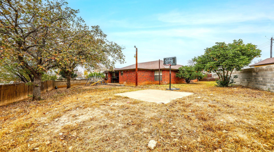 8812 Shama Cir, Laredo, Texas 78045, 4 Bedrooms Bedrooms, 7 Rooms Rooms,2 BathroomsBathrooms,Residential,For Sale,8812 Shama Cir,20260632