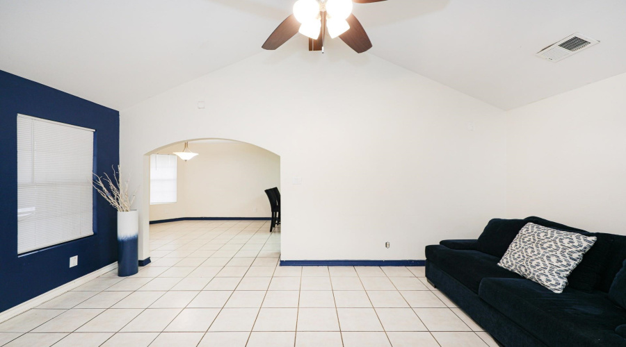 8812 Shama Cir, Laredo, Texas 78045, 4 Bedrooms Bedrooms, 7 Rooms Rooms,2 BathroomsBathrooms,Residential,For Sale,8812 Shama Cir,20260632