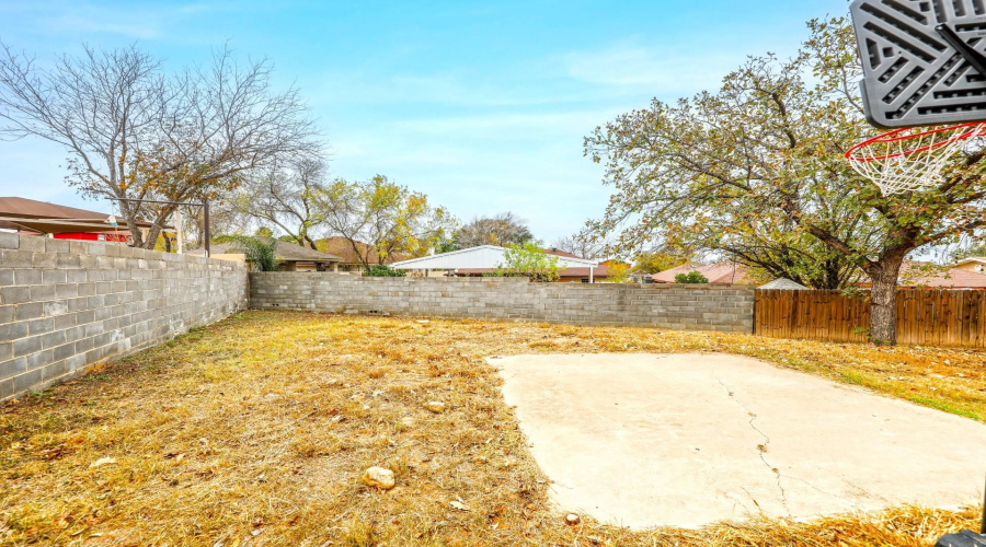 8812 Shama Cir, Laredo, Texas 78045, 4 Bedrooms Bedrooms, 7 Rooms Rooms,2 BathroomsBathrooms,Residential,For Sale,8812 Shama Cir,20260632