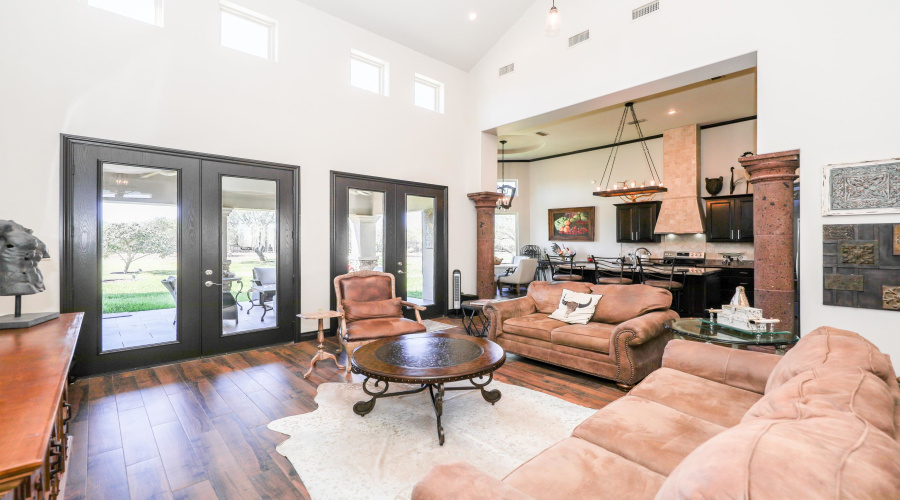 570 Well Ln, Laredo, Texas 78045, 3 Bedrooms Bedrooms, 4 Rooms Rooms,2 BathroomsBathrooms,Residential,For Sale,570 Well Ln,20260635