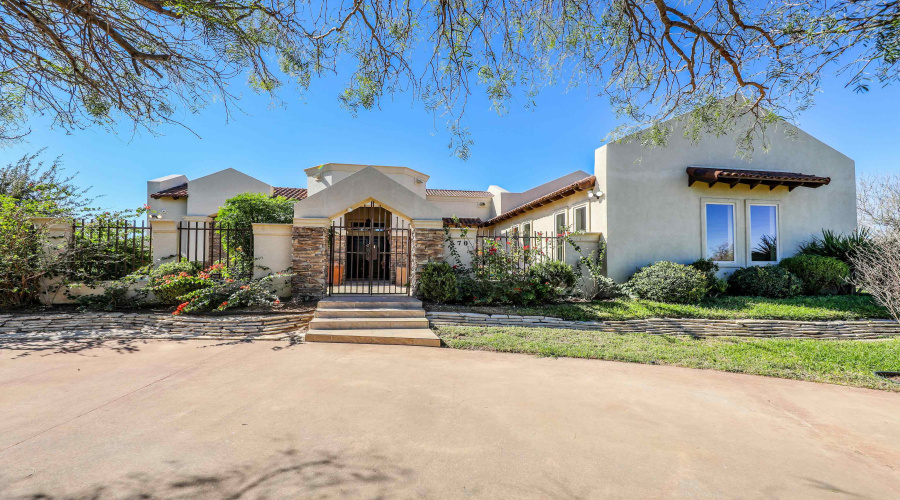 570 Well Ln, Laredo, Texas 78045, 3 Bedrooms Bedrooms, 4 Rooms Rooms,2 BathroomsBathrooms,Residential,For Sale,570 Well Ln,20260635