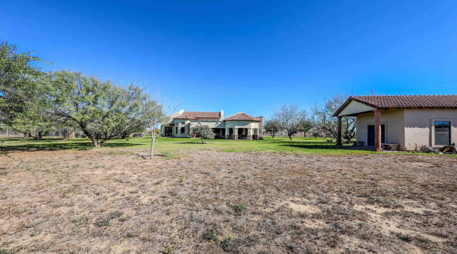 570 Well Ln, Laredo, Texas 78045, 3 Bedrooms Bedrooms, 4 Rooms Rooms,2 BathroomsBathrooms,Residential,For Sale,570 Well Ln,20260635