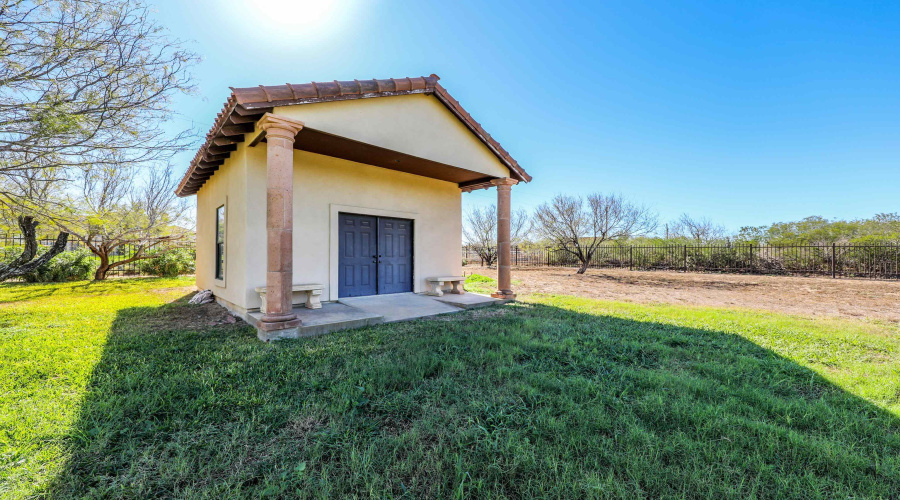 570 Well Ln, Laredo, Texas 78045, 3 Bedrooms Bedrooms, 4 Rooms Rooms,2 BathroomsBathrooms,Residential,For Sale,570 Well Ln,20260635