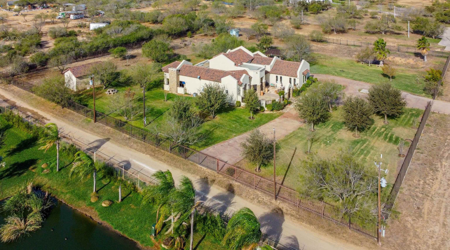 570 Well Ln, Laredo, Texas 78045, 3 Bedrooms Bedrooms, 4 Rooms Rooms,2 BathroomsBathrooms,Residential,For Sale,570 Well Ln,20260635