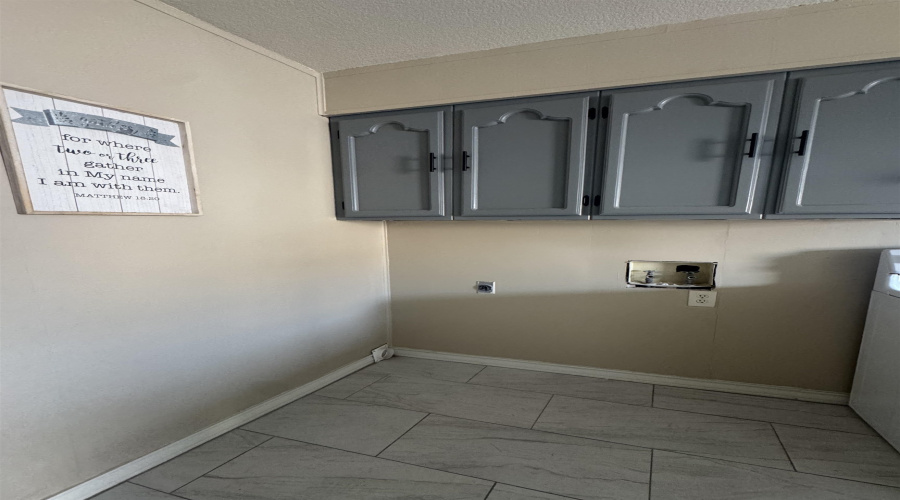 4020 Loring Ave, Laredo, Texas 78041, 1 Bedroom Bedrooms, 5 Rooms Rooms,1 BathroomBathrooms,Residential,For Rent,4020 Loring Ave,20260636