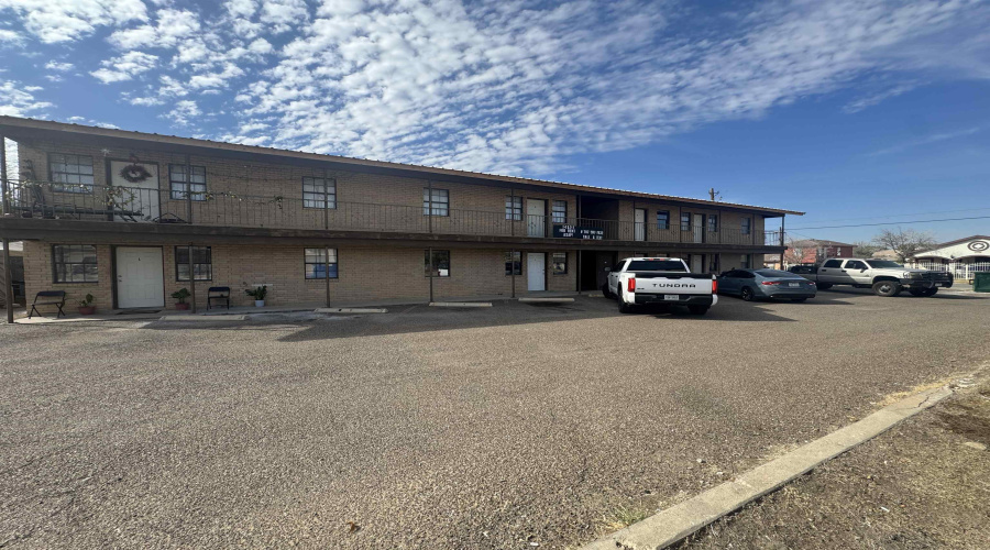 4020 Loring Ave, Laredo, Texas 78041, 1 Bedroom Bedrooms, 5 Rooms Rooms,1 BathroomBathrooms,Residential,For Rent,4020 Loring Ave,20260636