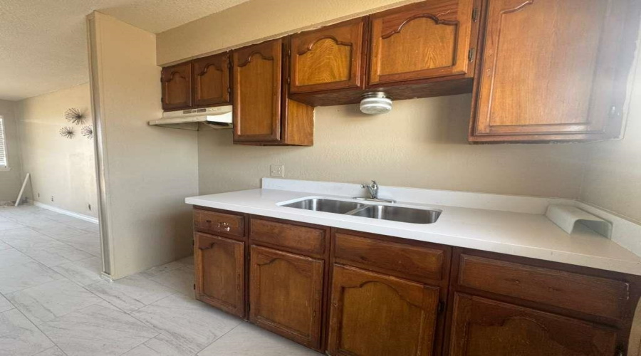 4020 Loring Ave, Laredo, Texas 78041, 2 Bedrooms Bedrooms, 5 Rooms Rooms,1 BathroomBathrooms,Residential,For Rent,4020 Loring Ave,20260637