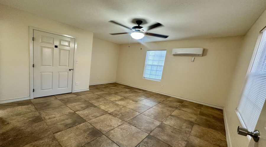 3023 Potomac Lp, Laredo, Texas 78046, 1 Bedroom Bedrooms, 2 Rooms Rooms,1 BathroomBathrooms,Residential,For Rent,3023 Potomac Lp,20260639