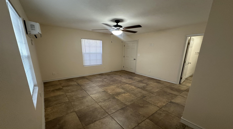 3023 Potomac Lp, Laredo, Texas 78046, 1 Bedroom Bedrooms, 2 Rooms Rooms,1 BathroomBathrooms,Residential,For Rent,3023 Potomac Lp,20260639