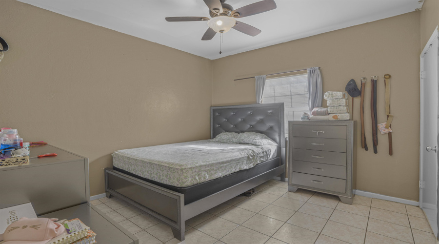 2603 Springfield Ave, Laredo, Texas 78040, ,Multi-family,For Sale,2603 Springfield Ave,20260646