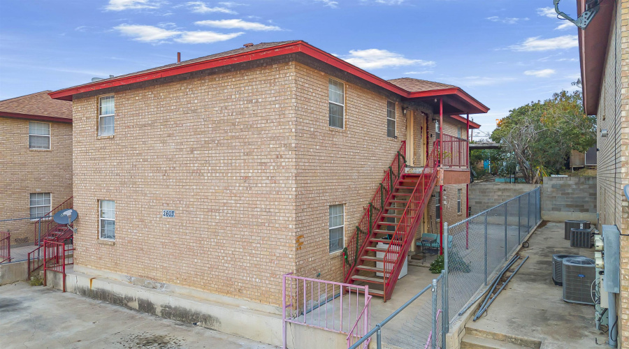 2603 Springfield Ave, Laredo, Texas 78040, ,Multi-family,For Sale,2603 Springfield Ave,20260646