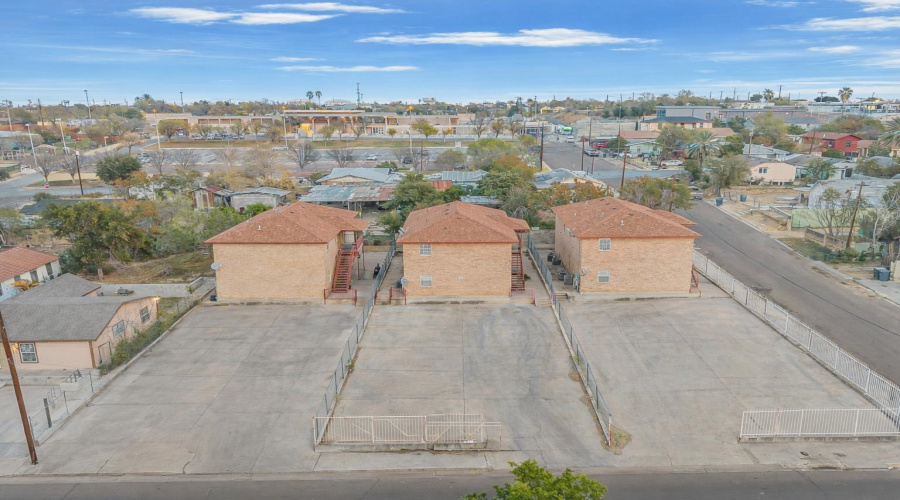 2603 Springfield Ave, Laredo, Texas 78040, ,Multi-family,For Sale,2603 Springfield Ave,20260646
