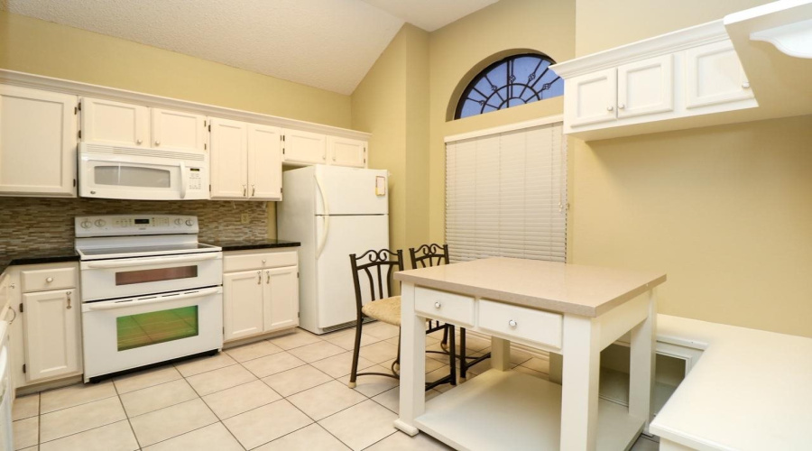 1402 Longhorn Dr, Laredo, Texas 78045, 3 Bedrooms Bedrooms, 6 Rooms Rooms,2 BathroomsBathrooms,Residential,For Rent,1402 Longhorn Dr,20260642