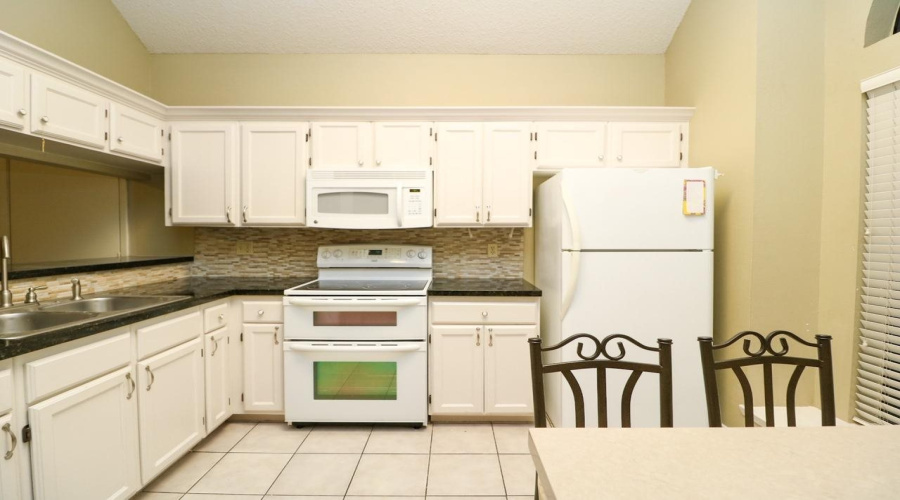 1402 Longhorn Dr, Laredo, Texas 78045, 3 Bedrooms Bedrooms, 6 Rooms Rooms,2 BathroomsBathrooms,Residential,For Rent,1402 Longhorn Dr,20260642