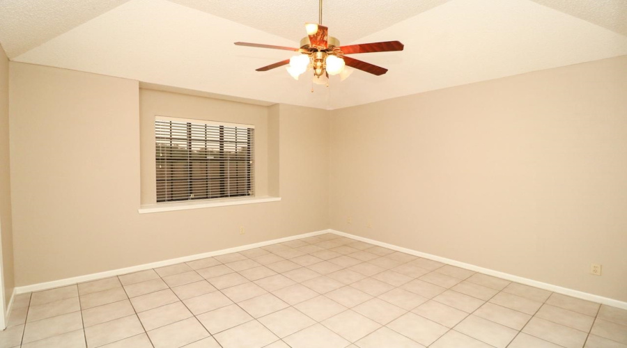 1402 Longhorn Dr, Laredo, Texas 78045, 3 Bedrooms Bedrooms, 6 Rooms Rooms,2 BathroomsBathrooms,Residential,For Rent,1402 Longhorn Dr,20260642