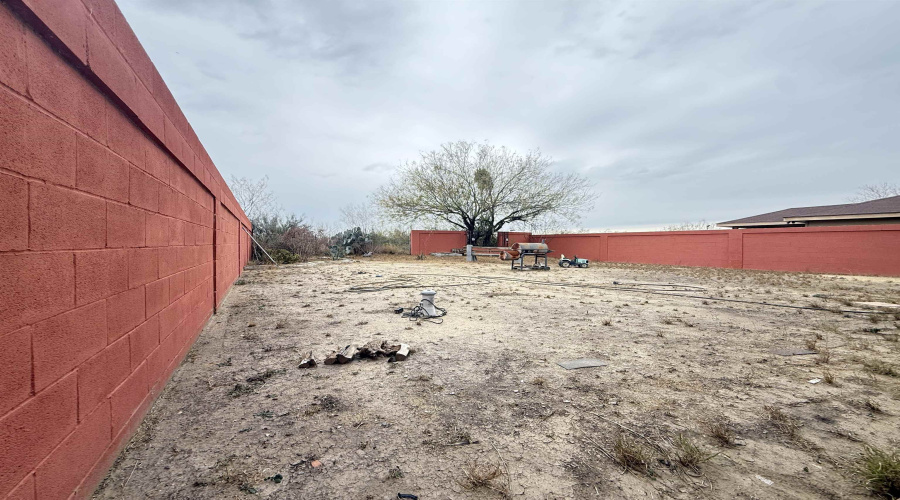 820 Rivera Way, Laredo, Texas 78043, 3 Bedrooms Bedrooms, 6 Rooms Rooms,2 BathroomsBathrooms,Residential,For Sale,820 Rivera Way,20260643