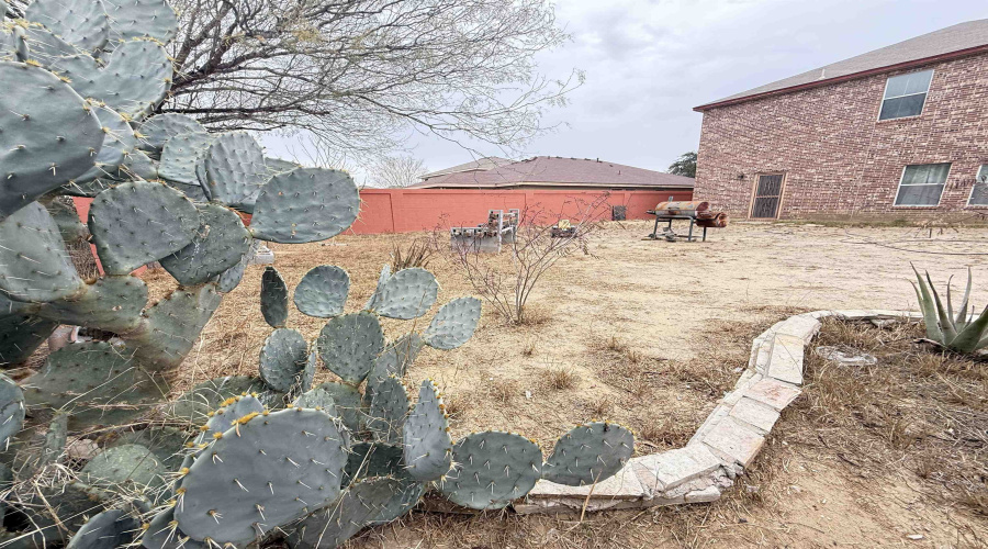 820 Rivera Way, Laredo, Texas 78043, 3 Bedrooms Bedrooms, 6 Rooms Rooms,2 BathroomsBathrooms,Residential,For Sale,820 Rivera Way,20260643