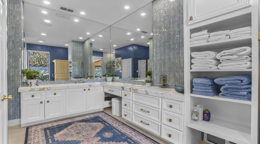 3302 Hagen Lp, Laredo, Texas 78045, 3 Bedrooms Bedrooms, 5 Rooms Rooms,2 BathroomsBathrooms,Residential,For Sale,3302 Hagen Lp,20260645