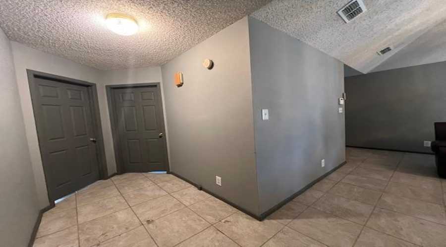 8707 Puerto Belo, LAREDO, Texas 78045, 3 Bedrooms Bedrooms, 5 Rooms Rooms,2 BathroomsBathrooms,Residential,For Rent,8707 Puerto Belo,20260647