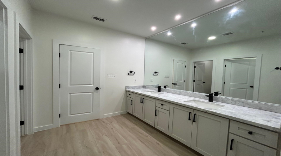 6317 Krone Ln, LAREDO, Texas 78041, 3 Bedrooms Bedrooms, 7 Rooms Rooms,2 BathroomsBathrooms,Residential,For Rent,6317 Krone Ln,20260648