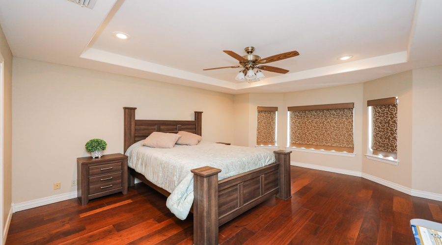 7205 Lake Victoria Rd, Laredo, Texas 78401-1966, 3 Bedrooms Bedrooms, 6 Rooms Rooms,2 BathroomsBathrooms,Residential,For Sale,7205 Lake Victoria Rd,20260650