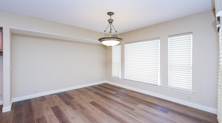 7205 Lake Victoria Rd, Laredo, Texas 78401-1966, 3 Bedrooms Bedrooms, 6 Rooms Rooms,2 BathroomsBathrooms,Residential,For Sale,7205 Lake Victoria Rd,20260650