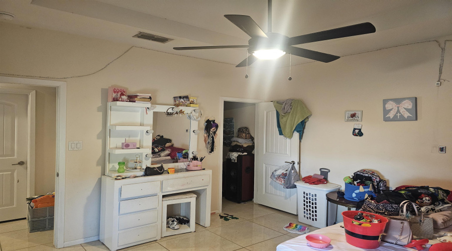 2620 Hendricks Ave, Laredo, Texas 78040, 2 Bedrooms Bedrooms, 3 Rooms Rooms,2 BathroomsBathrooms,Residential,For Sale,2620 Hendricks Ave,20260651