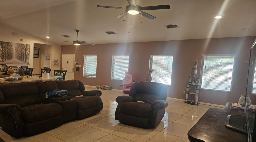 2620 Hendricks Ave, Laredo, Texas 78040, 2 Bedrooms Bedrooms, 3 Rooms Rooms,2 BathroomsBathrooms,Residential,For Sale,2620 Hendricks Ave,20260651