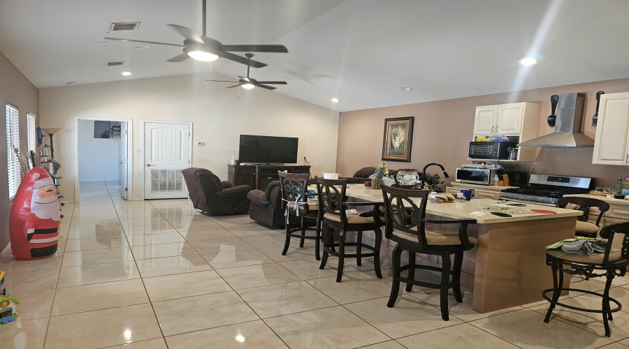 2620 Hendricks Ave, Laredo, Texas 78040, 2 Bedrooms Bedrooms, 3 Rooms Rooms,2 BathroomsBathrooms,Residential,For Sale,2620 Hendricks Ave,20260651