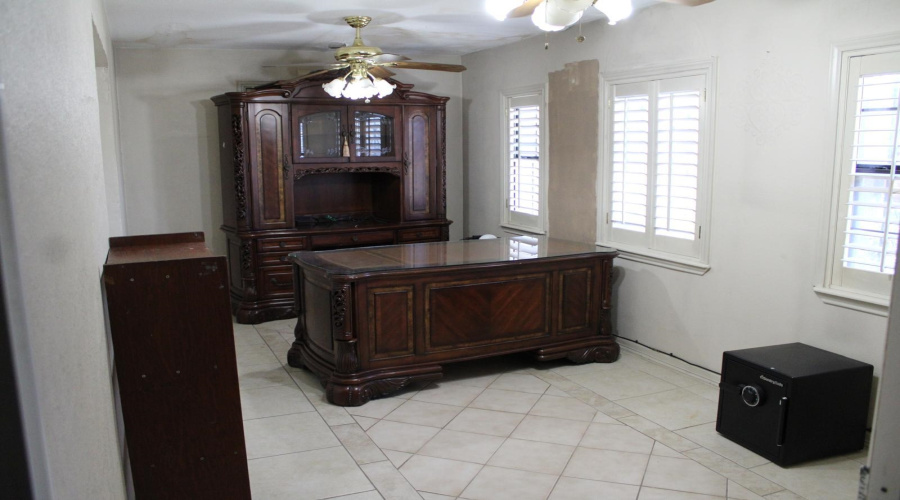 222 Century Blvd, Laredo, Texas 78046, 3 Bedrooms Bedrooms, 7 Rooms Rooms,2 BathroomsBathrooms,Residential,For Sale,222 Century Blvd,20260652