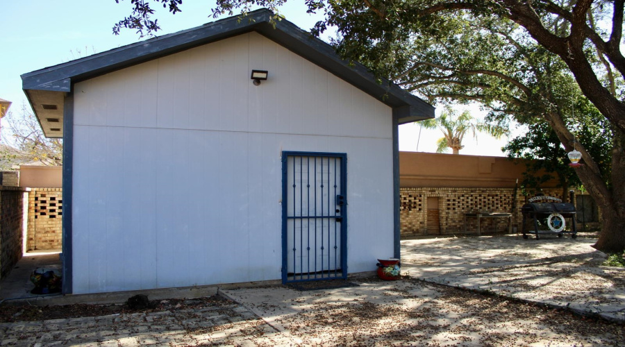 222 Century Blvd, Laredo, Texas 78046, 3 Bedrooms Bedrooms, 7 Rooms Rooms,2 BathroomsBathrooms,Residential,For Sale,222 Century Blvd,20260652