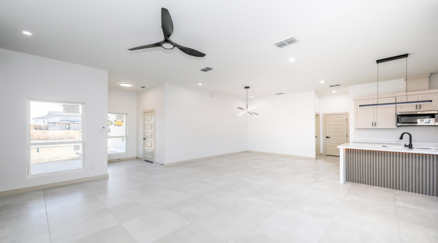 1618 Brangus St., LAREDO, Texas 78046, 3 Bedrooms Bedrooms, 6 Rooms Rooms,2 BathroomsBathrooms,Residential,For Sale,1618 Brangus St.,20260654