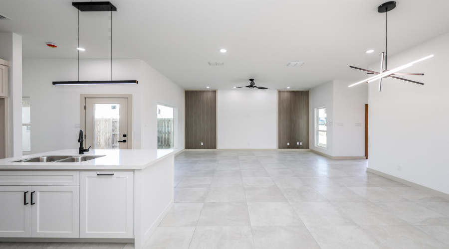 1618 Brangus St., LAREDO, Texas 78046, 3 Bedrooms Bedrooms, 6 Rooms Rooms,2 BathroomsBathrooms,Residential,For Sale,1618 Brangus St.,20260654