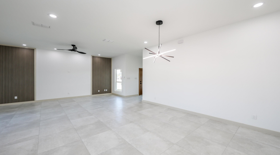 1618 Brangus St., LAREDO, Texas 78046, 3 Bedrooms Bedrooms, 6 Rooms Rooms,2 BathroomsBathrooms,Residential,For Sale,1618 Brangus St.,20260654