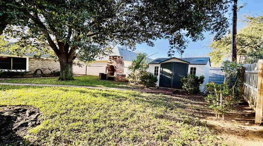 8605 Emily Ave, Laredo, Texas 78045, 3 Bedrooms Bedrooms, 5 Rooms Rooms,2 BathroomsBathrooms,Residential,For Sale,8605 Emily Ave,20260655