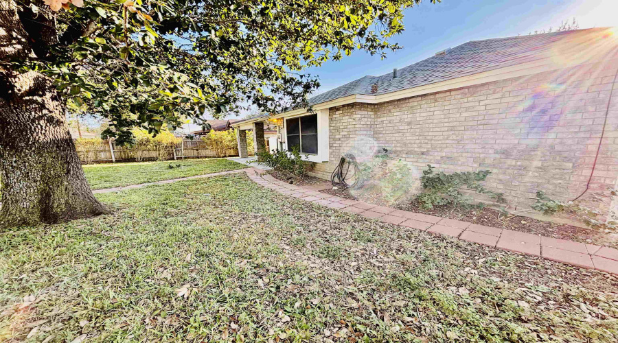 8605 Emily Ave, Laredo, Texas 78045, 3 Bedrooms Bedrooms, 5 Rooms Rooms,2 BathroomsBathrooms,Residential,For Sale,8605 Emily Ave,20260655