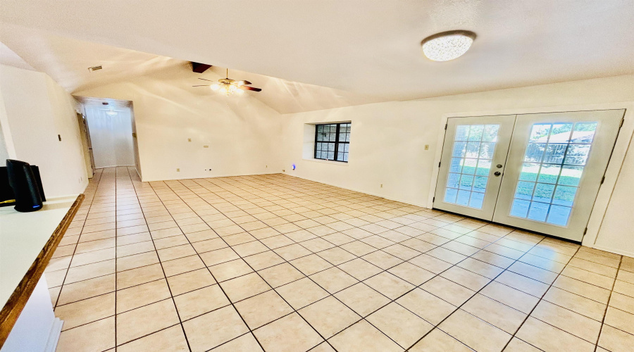 8605 Emily Ave, Laredo, Texas 78045, 3 Bedrooms Bedrooms, 5 Rooms Rooms,2 BathroomsBathrooms,Residential,For Sale,8605 Emily Ave,20260655