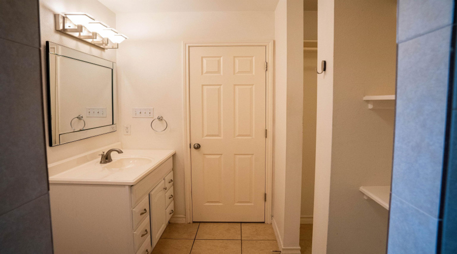 1507 Riddle Dr, Laredo, Texas 78046-8892, 3 Bedrooms Bedrooms, 5 Rooms Rooms,2 BathroomsBathrooms,Residential,For Sale,1507 Riddle Dr,20260660