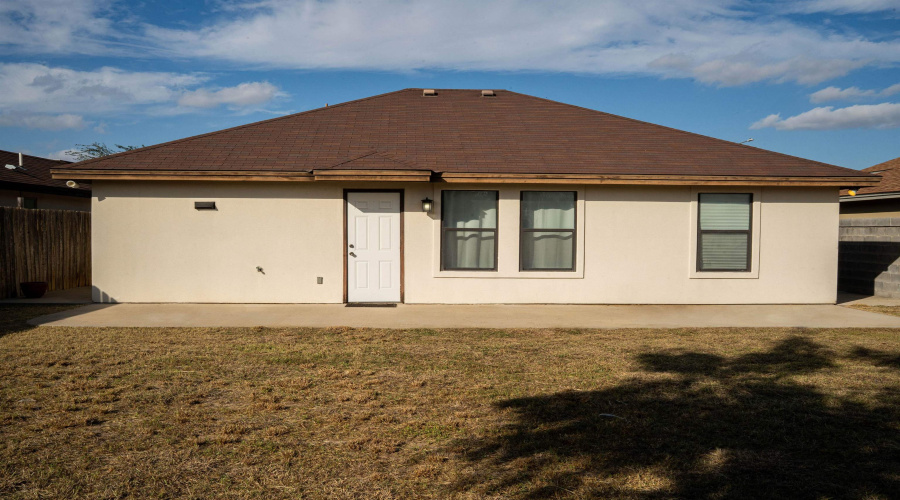 1507 Riddle Dr, Laredo, Texas 78046-8892, 3 Bedrooms Bedrooms, 5 Rooms Rooms,2 BathroomsBathrooms,Residential,For Sale,1507 Riddle Dr,20260660