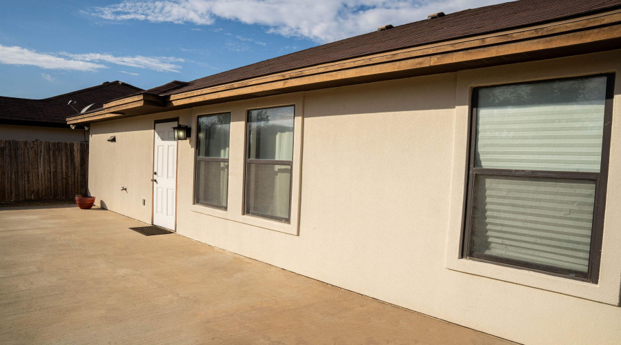 1507 Riddle Dr, Laredo, Texas 78046-8892, 3 Bedrooms Bedrooms, 5 Rooms Rooms,2 BathroomsBathrooms,Residential,For Sale,1507 Riddle Dr,20260660