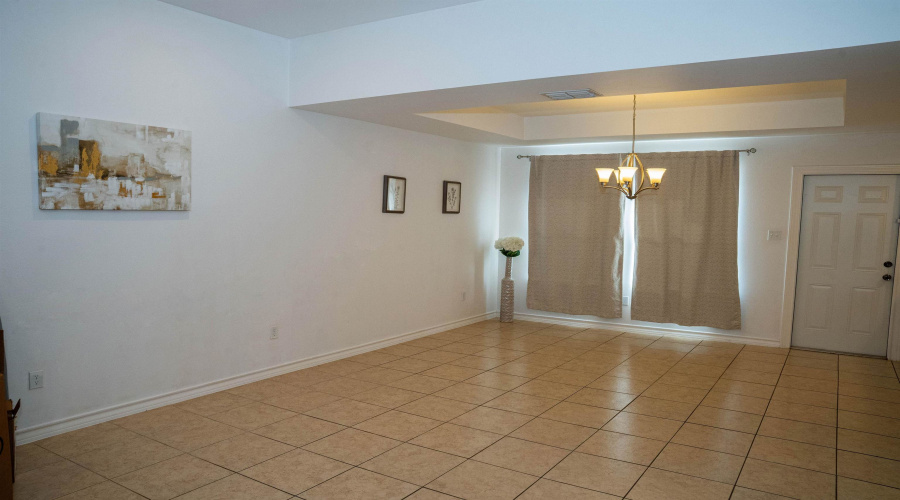 1507 Riddle Dr, Laredo, Texas 78046-8892, 3 Bedrooms Bedrooms, 5 Rooms Rooms,2 BathroomsBathrooms,Residential,For Sale,1507 Riddle Dr,20260660