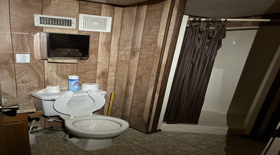 401 Santa Maria Ave, ZAPATA, Texas 78076, 1 Room Rooms,3 BathroomsBathrooms,Commercial retail/office,For Rent,401 Santa Maria Ave,20260658