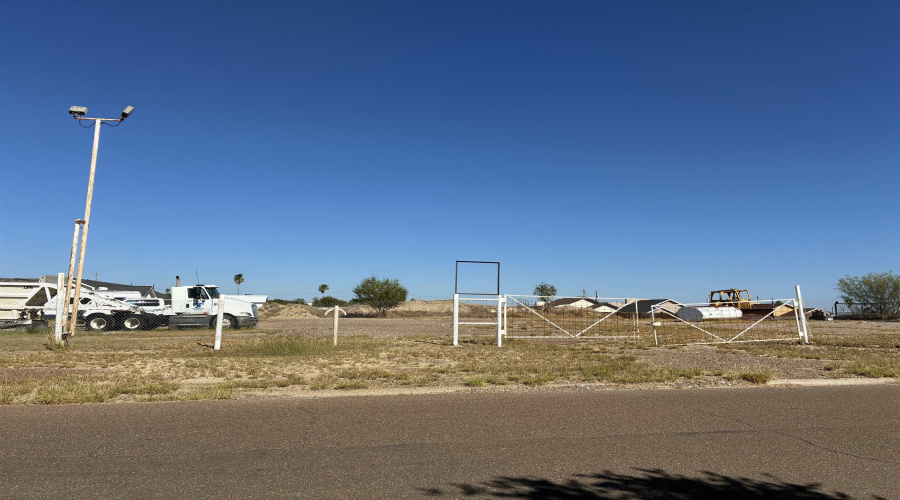 401 Santa Maria Ave, ZAPATA, Texas 78076, 1 Room Rooms,3 BathroomsBathrooms,Commercial retail/office,For Rent,401 Santa Maria Ave,20260658