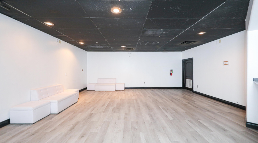 7128 Rosson Ln, Laredo, Texas 78041, 1 Room Rooms,4 BathroomsBathrooms,Commercial retail/office,For Rent,7128 Rosson Ln,20260659