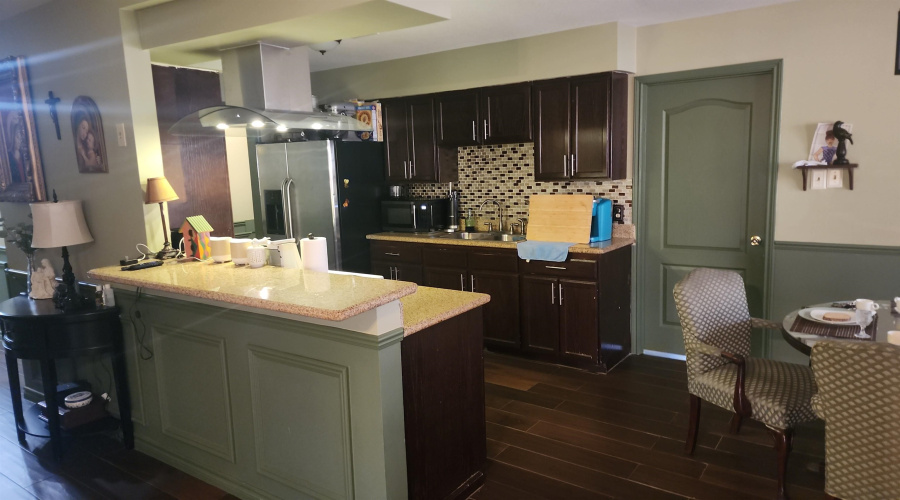 108 W Mayberry St, Laredo, Texas 78041, 4 Bedrooms Bedrooms, 7 Rooms Rooms,2 BathroomsBathrooms,Residential,For Sale,108 W Mayberry St,20252263